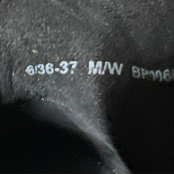 🌻NEW NWOT Born "Varas" Black Distressed Suede Ankle Boots Size 6 - Picture 8 of 10